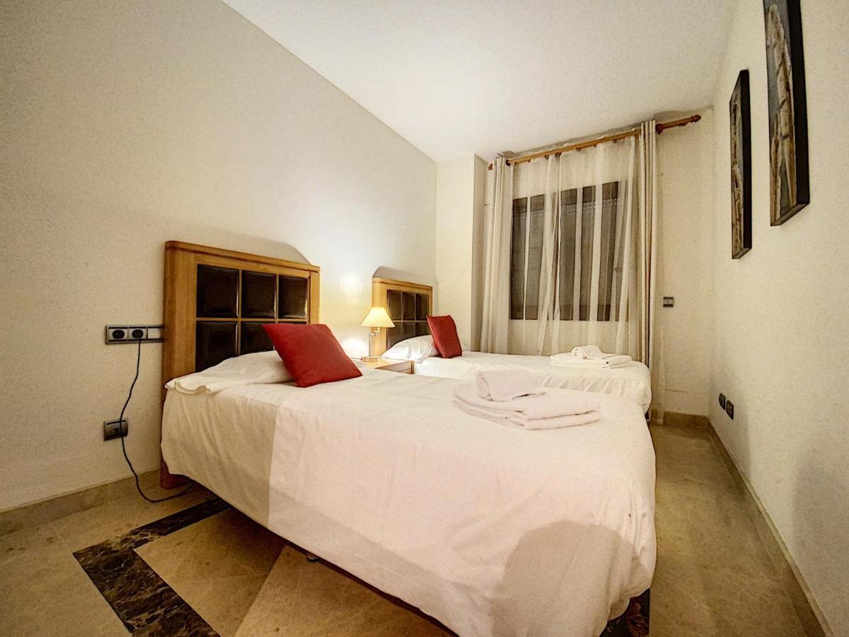 Lovely Apartment With Pool & Sea Views - Marina Del Castillo 2129 Manilva Kültér fotó
